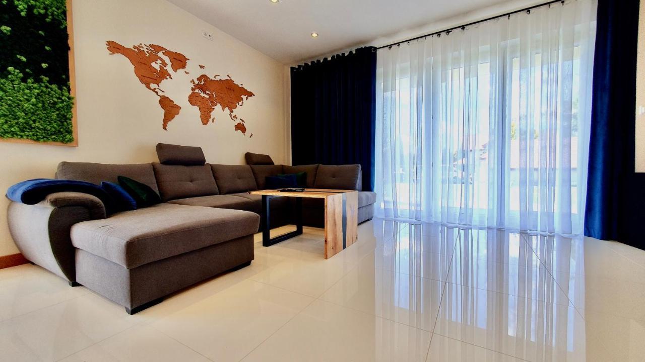 West Guest House Klaudyn ภายนอก รูปภาพ